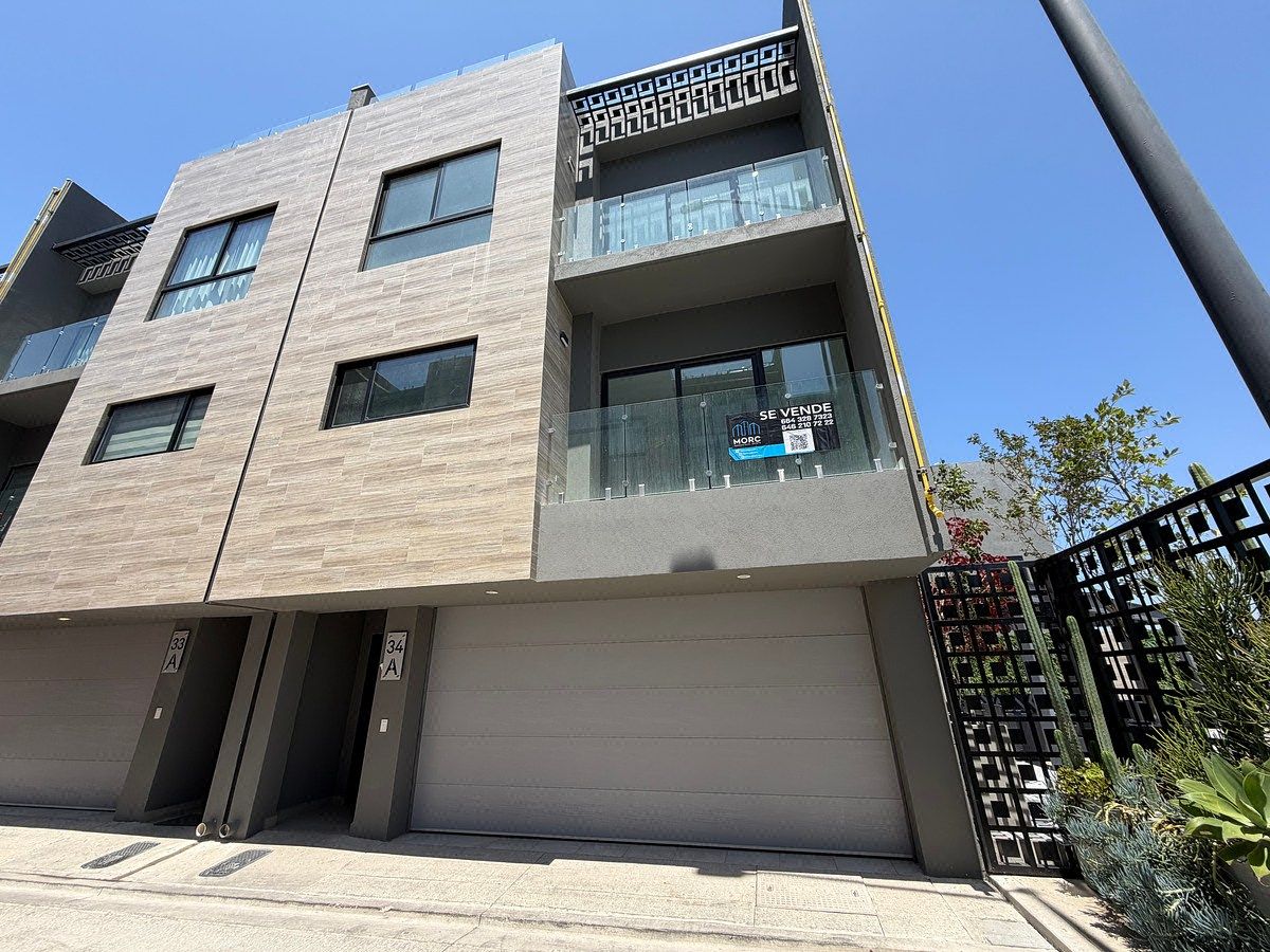 Venta de Thownhouse de 3 Recámaras en Zona Dorada, Tijuana, B.C.