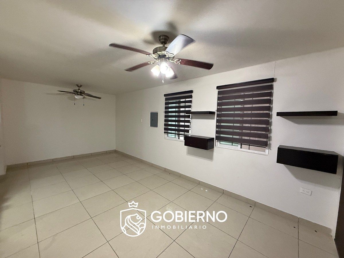 3 de 19: Sala planta baja