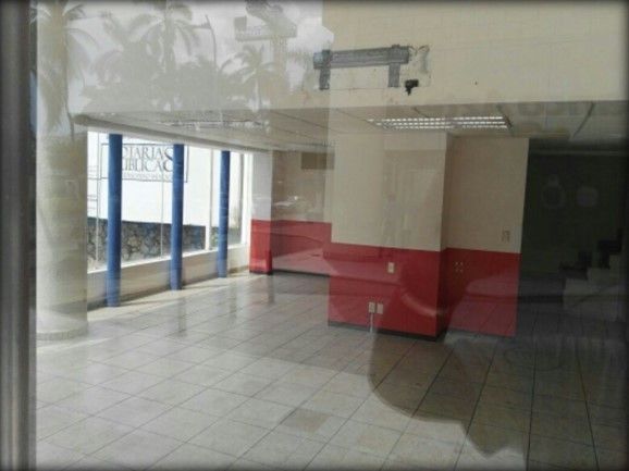 4 de 5: Local