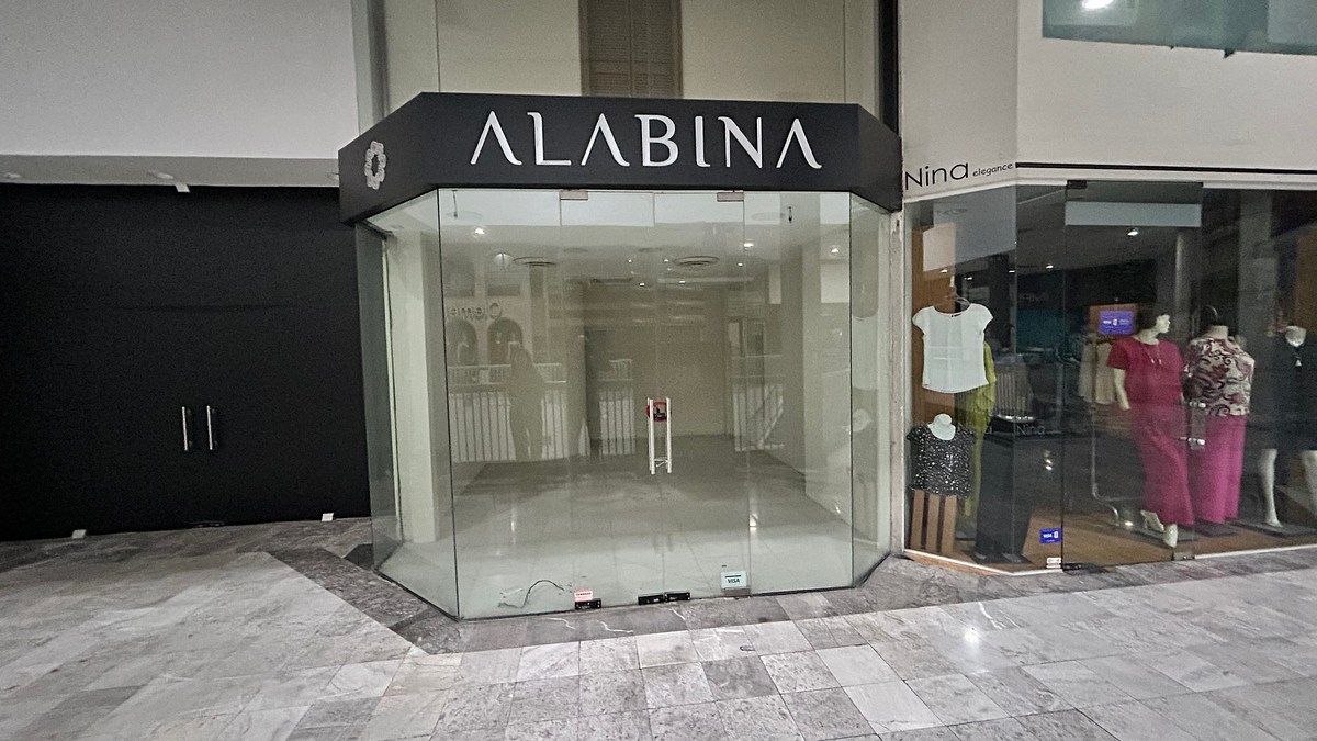 Local Comercial en Plaza La Silla — Contry foto 5