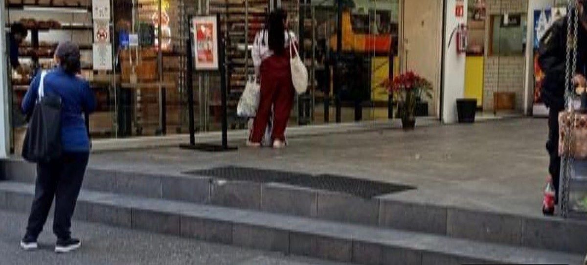 Local en centro comercial en Álamos, Benito Juárez, foto 3 de 13