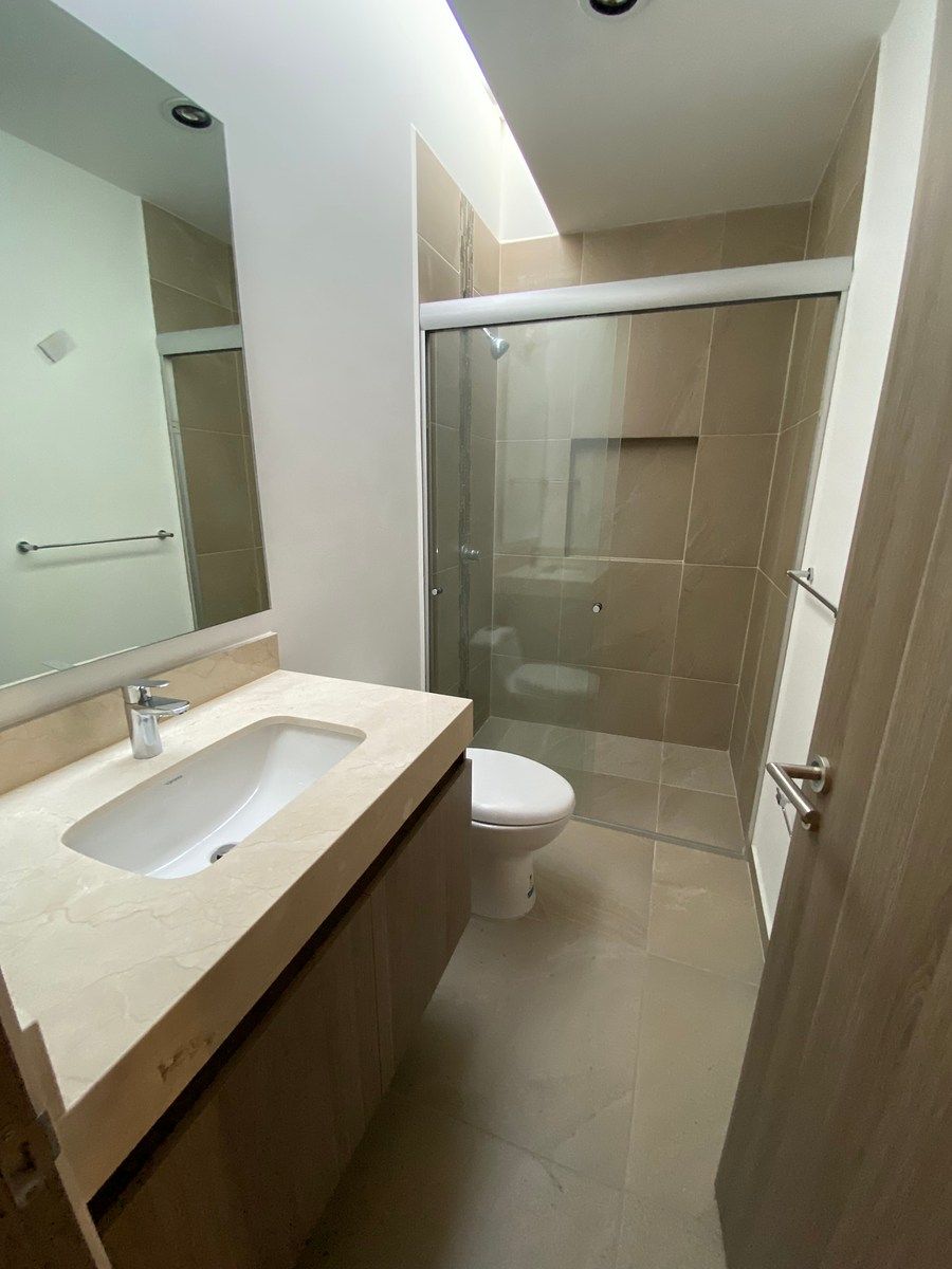 23 de 32: Baño común