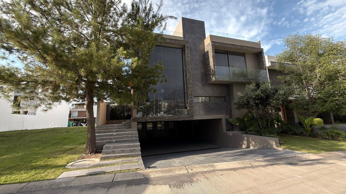 House in Puerta las Lomas, Zapopan, photo 2 of 49