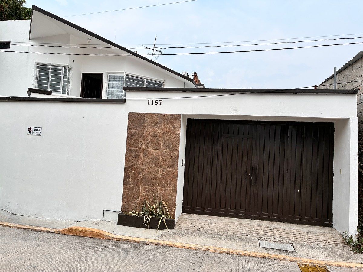 Casa en venta en zona sur oriente con alberca, foto 1 de 28
