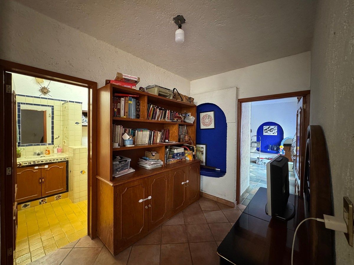 22 of 34: Baño Completo Compartido