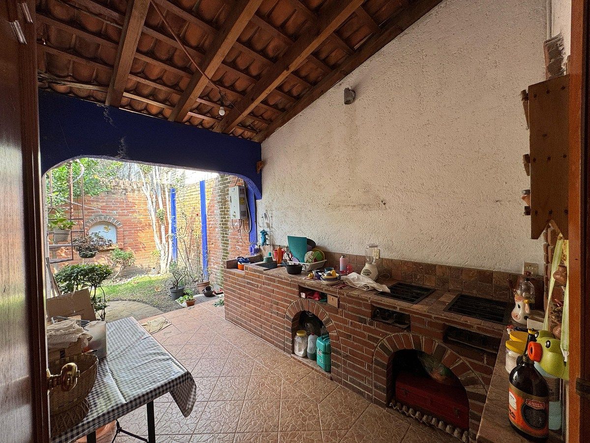 27 of 34: Terraza