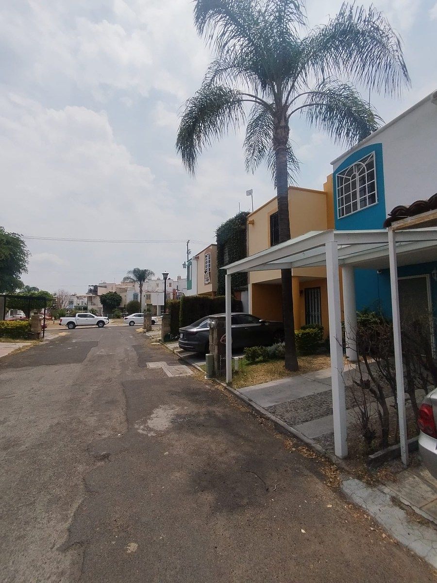 8 de 10: Cochera & distancia a primer jardín