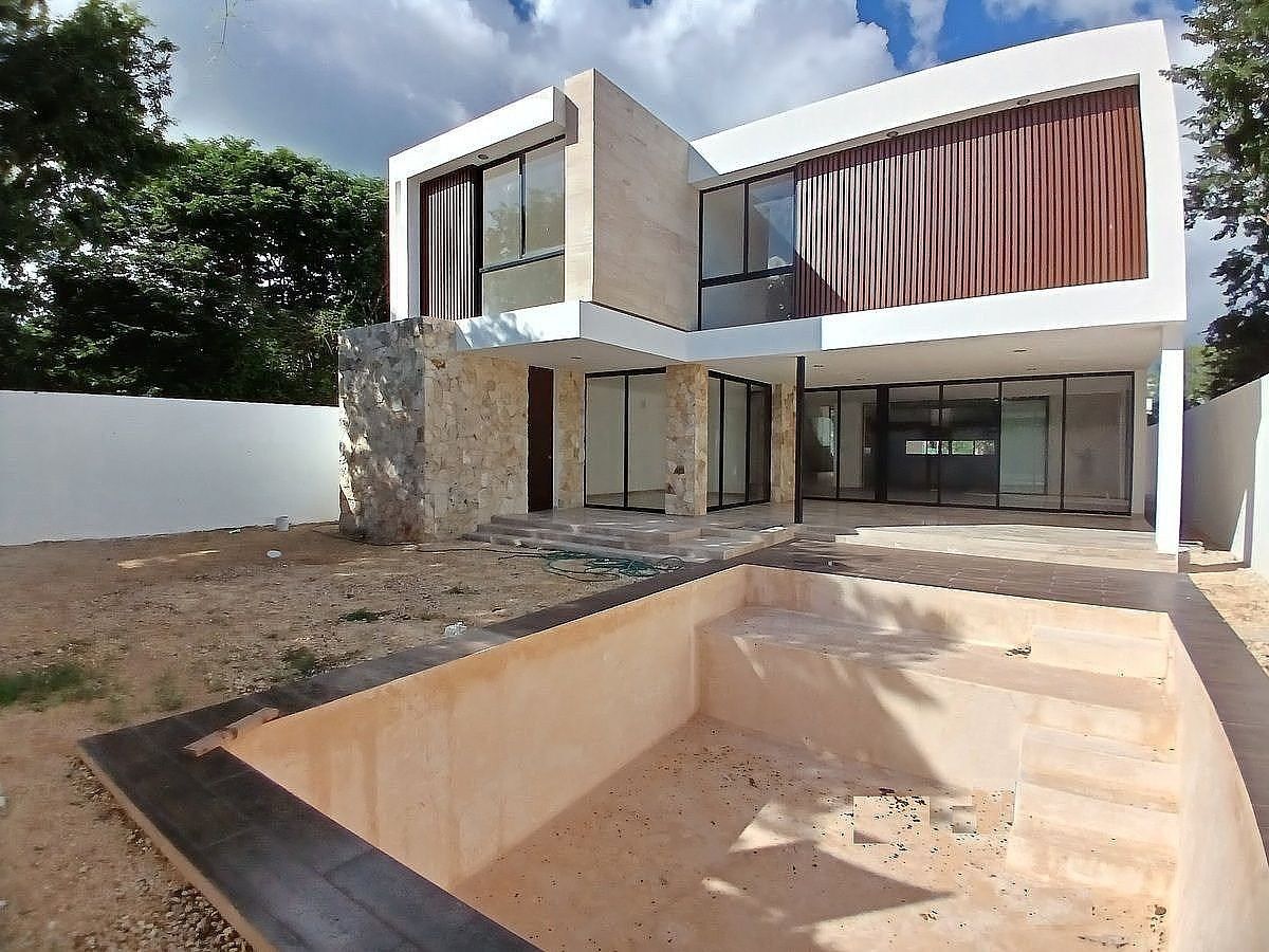 EN VENTA CASA DE 5 HABITACIONES EN PRIVADA NORTEMERIDA | KOMCHEN | - foto 1