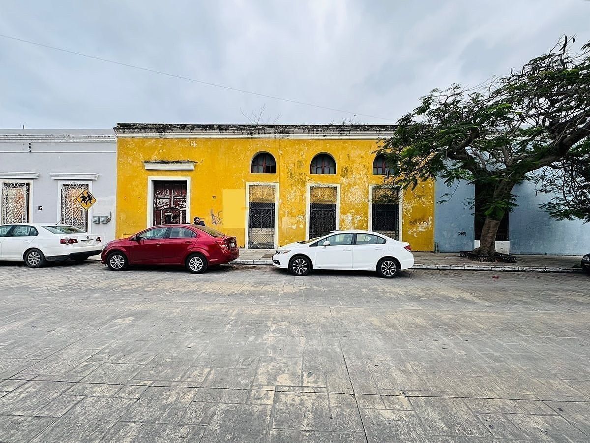 CASA COLONIAL PARA REMODELAR EN EL CENTRO DE MÉRIDA EN IMPORTANTE AVENIDA - foto 1