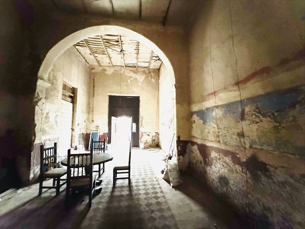 CASA COLONIAL PARA REMODELAR EN EL CENTRO DE MÉRIDA EN IMPORTANTE AVENIDA - foto 4