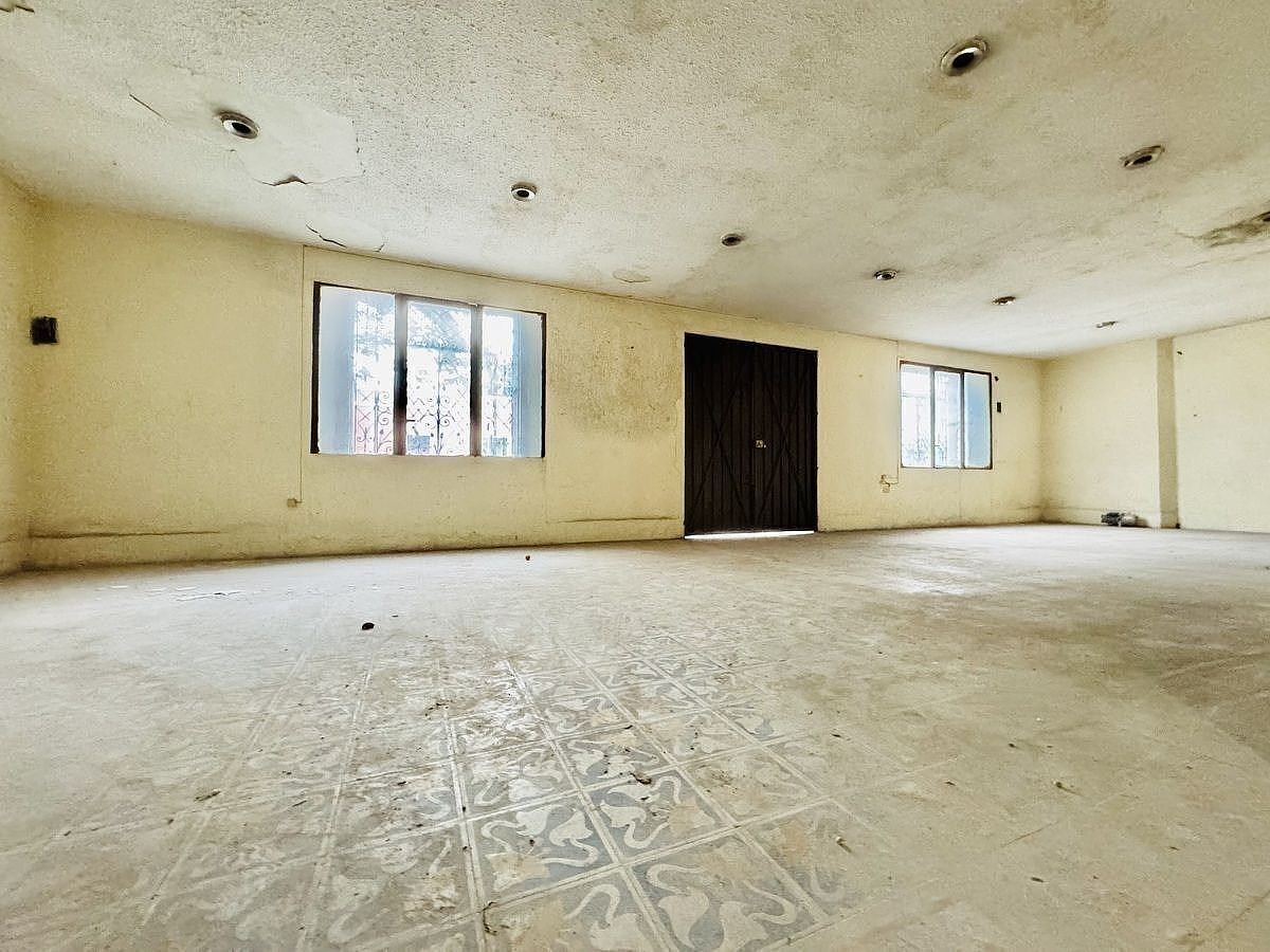 CASA COLONIAL PARA REMODELAR EN EL CENTRO DE MÉRIDA EN IMPORTANTE AVENIDA - foto 5