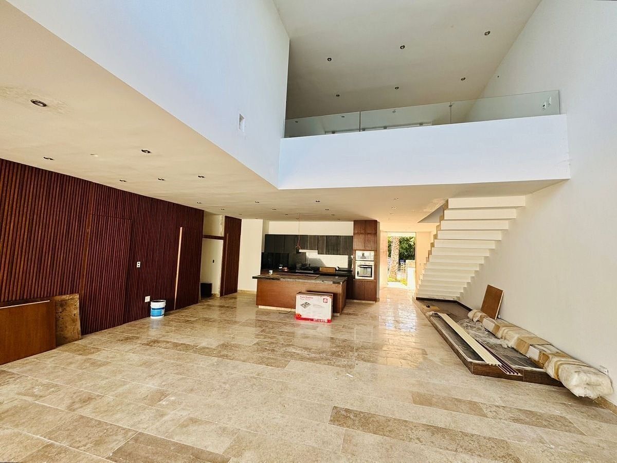 EN VENTA CASA DE DISEÑO DOBLE ALTURA EN ZONA PASEOS COUNTRY MERIDA NORTE - foto 5
