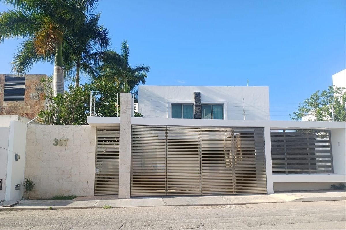 CASA EN VENTA DE 3 RECÁMARAS EN MONTEBELLO - foto 1