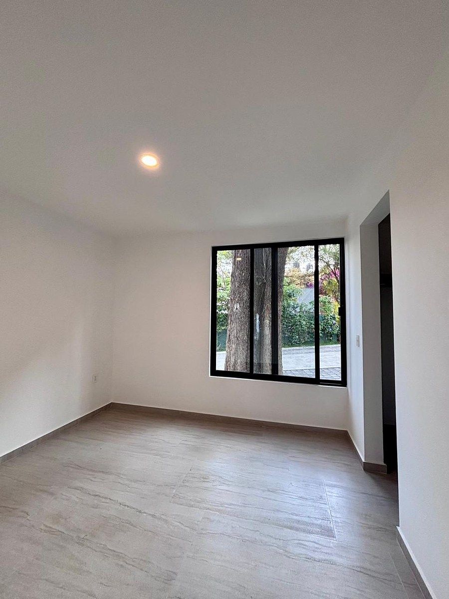 CASA EN VENTA EN JARDÍN DE LOS REYES - foto 5