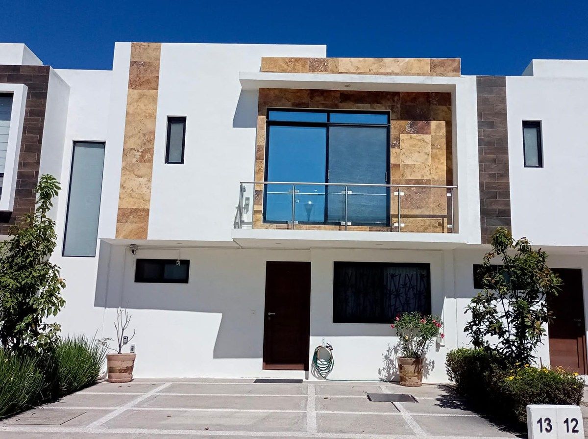 1 de 34: Fachada