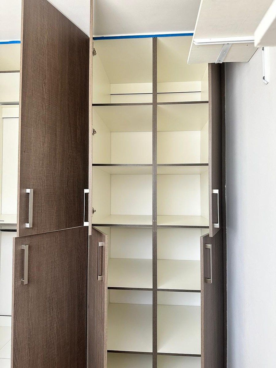 8 de 34: closet estudio