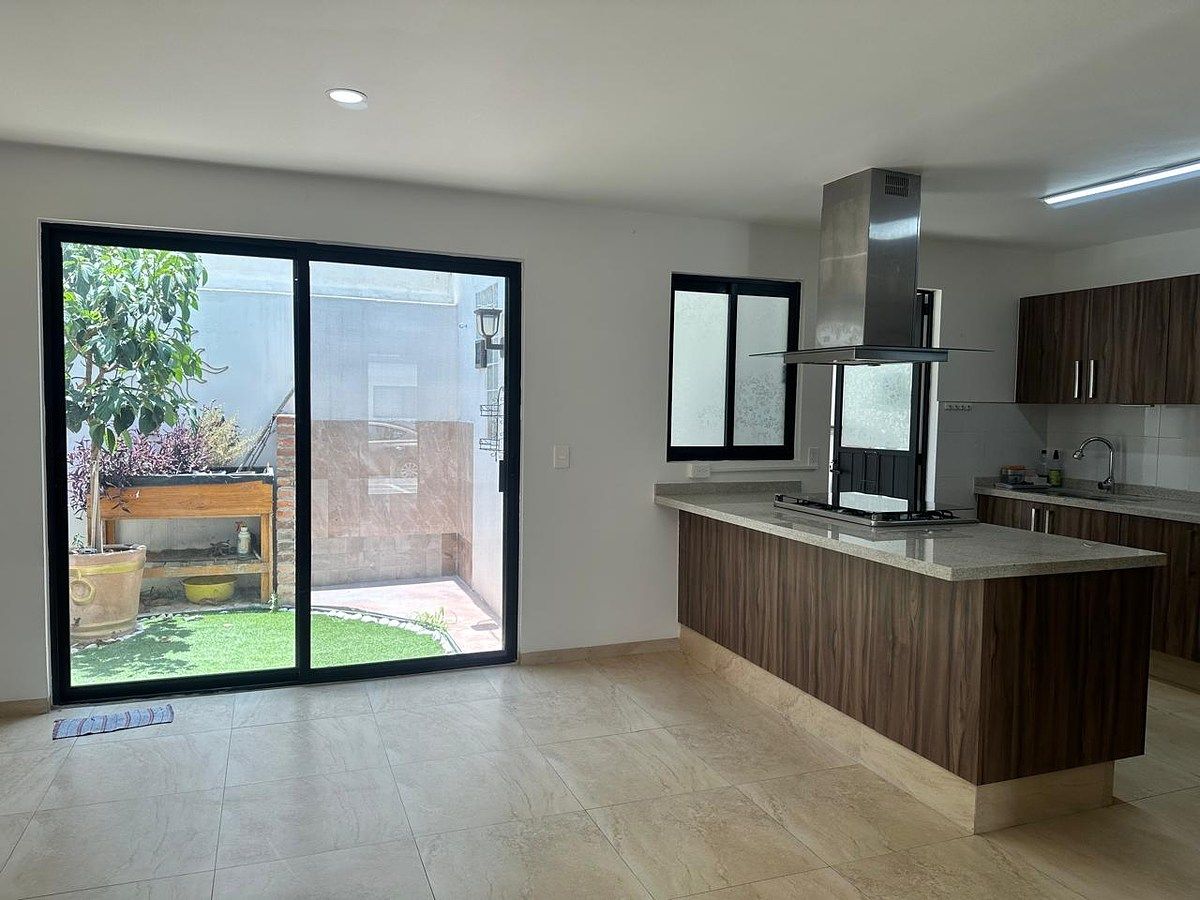 14 de 34: cocina y comedor
