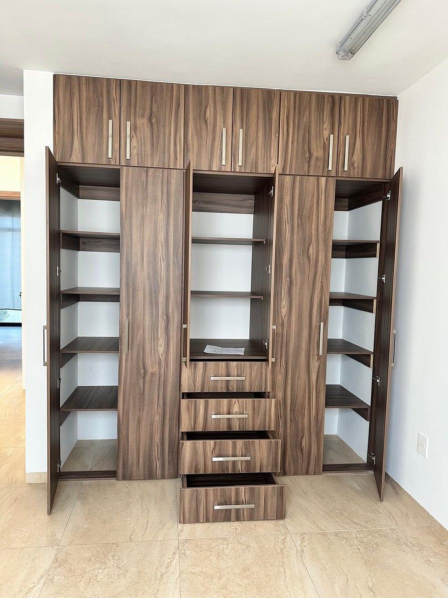 24 de 34: closet recámara secundaria