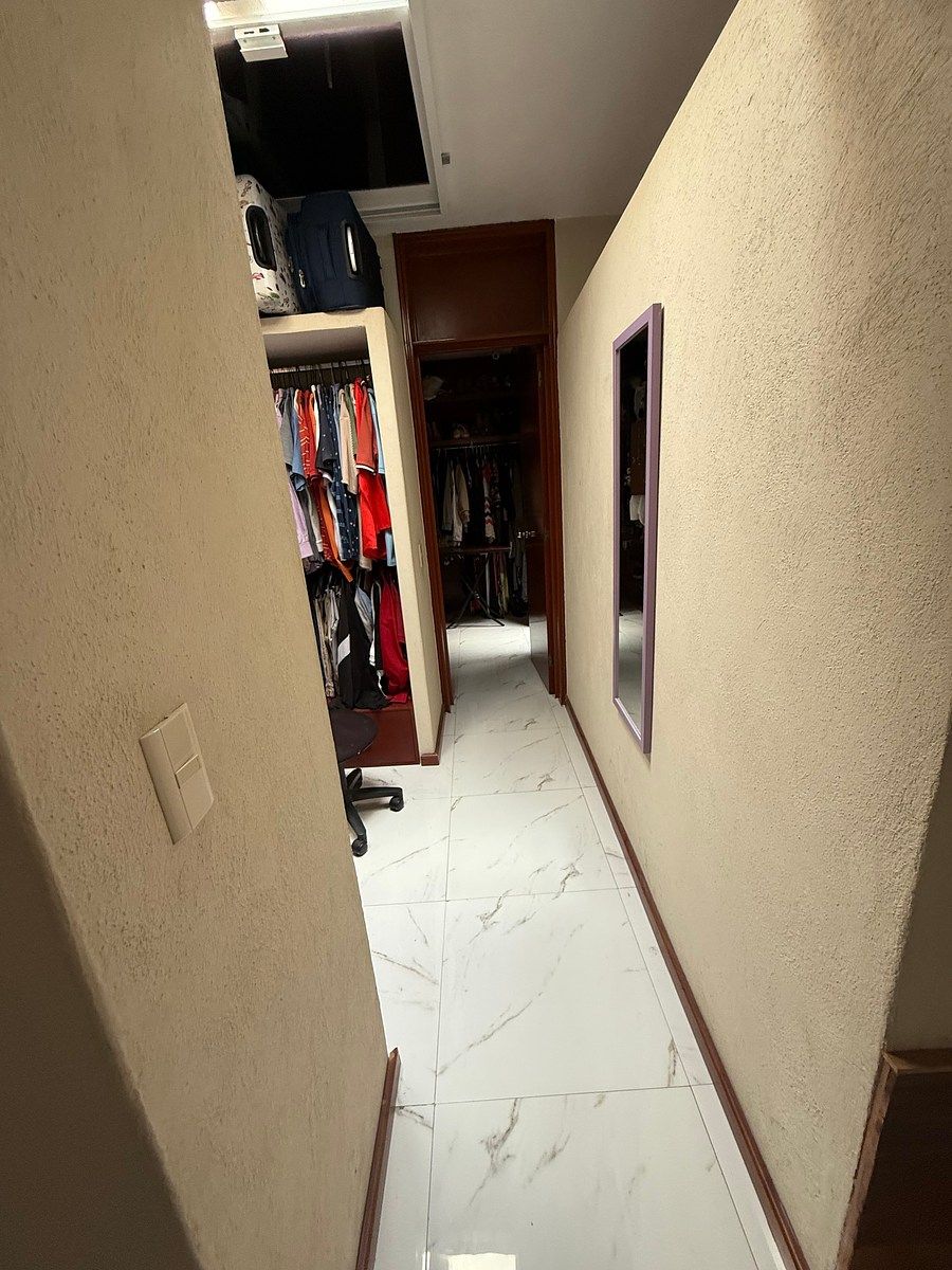 2 de 27: Vestidor recámara principal