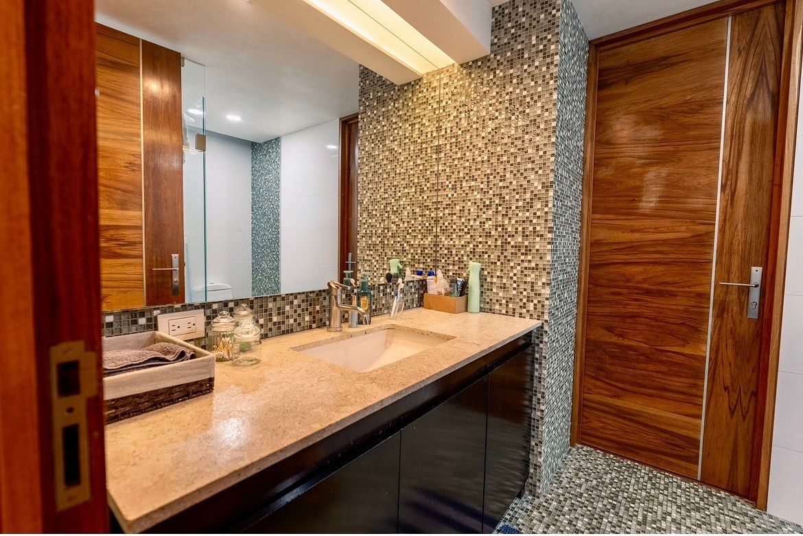6 of 15: Baño recámara secundaria