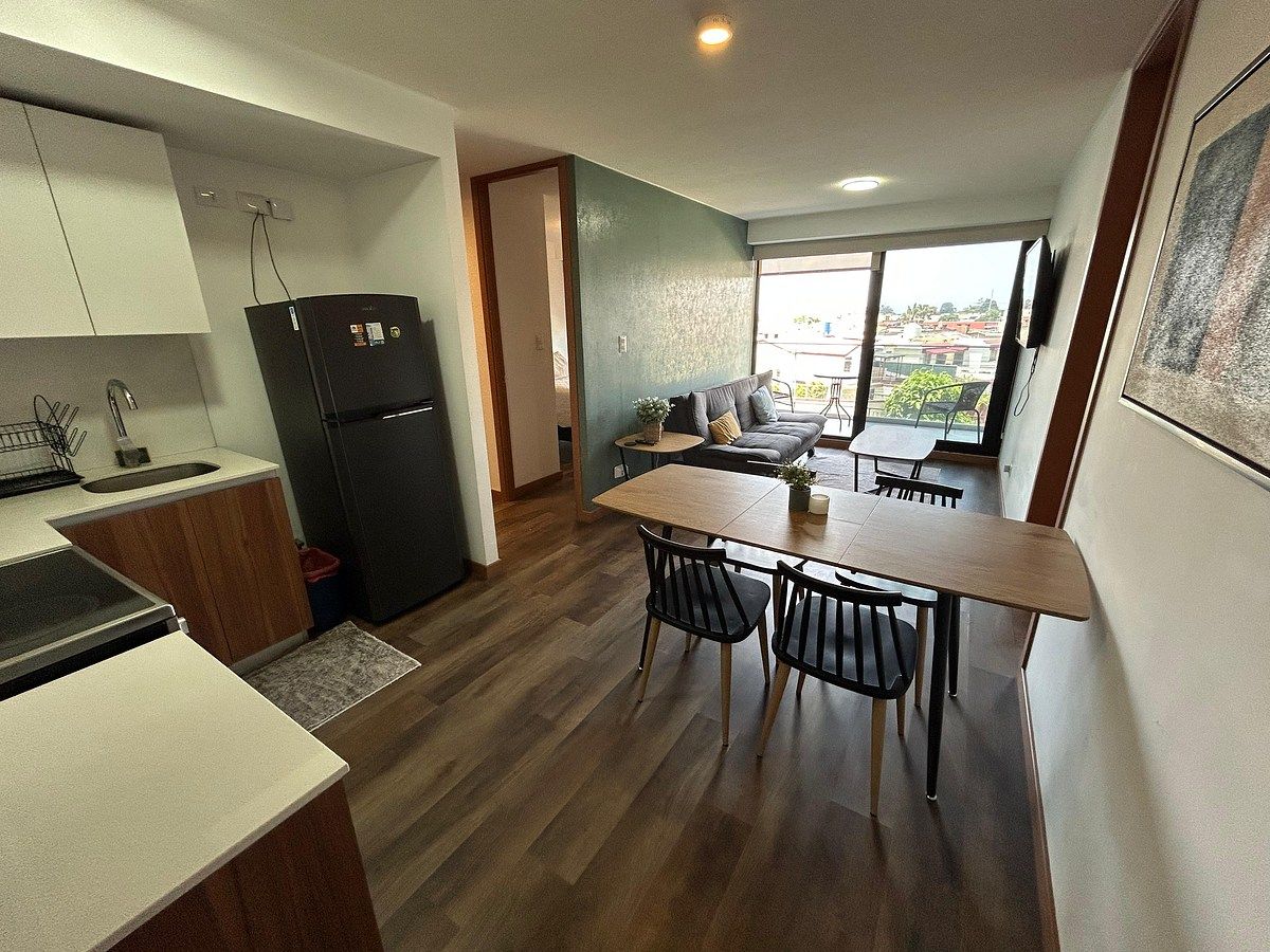 Apartamento en renta en zona 11 de 2 dormitorios amueblado, foto 1 de 27