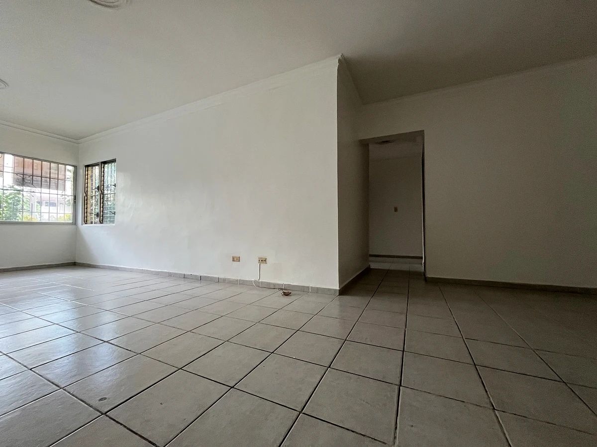 Apartamento de 3 habitaciones en Residencial Mar Caribe, foto 1 de 10