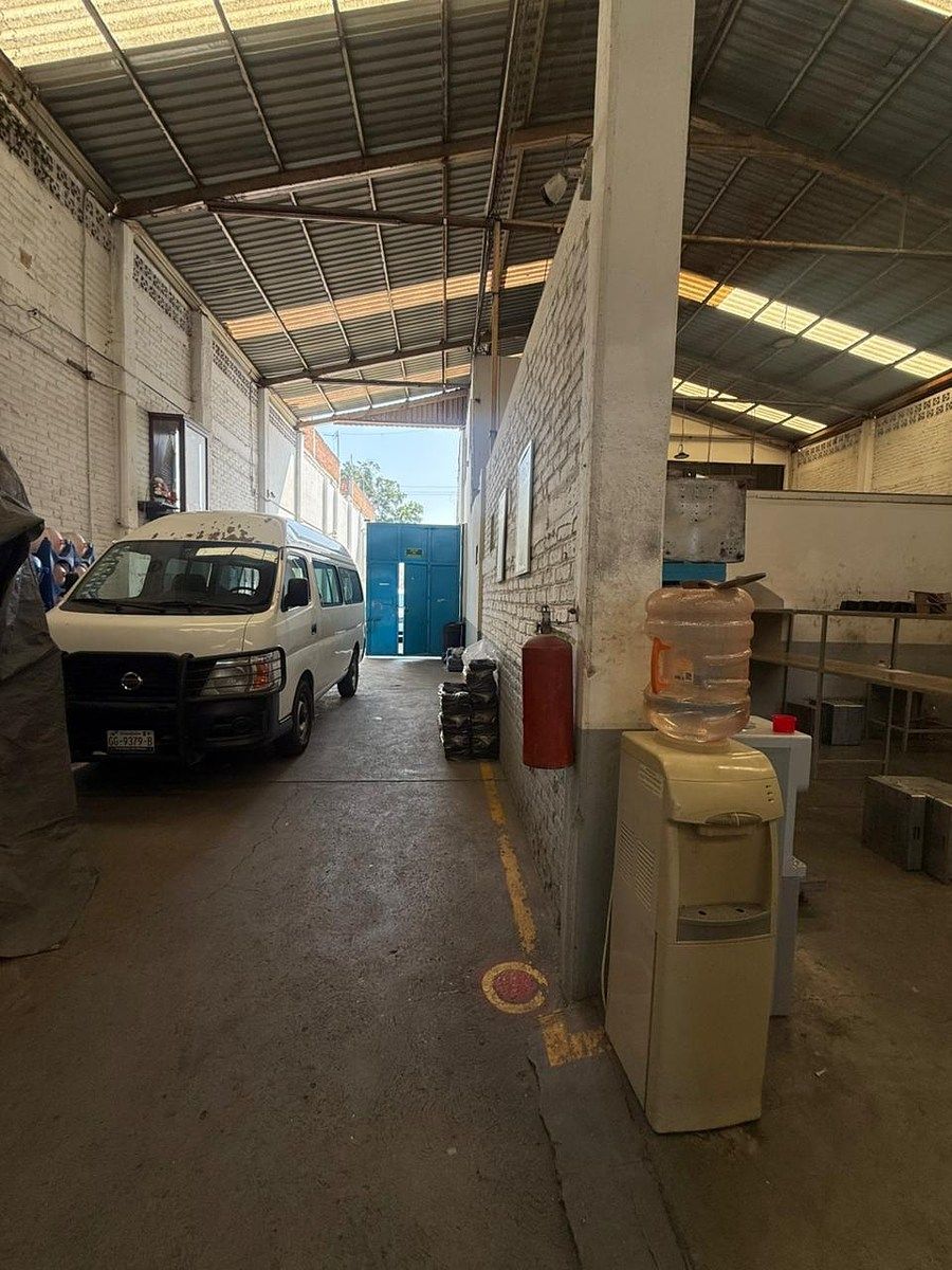 Industrial Warehouse in San Miguel, León, photo 2 of 16