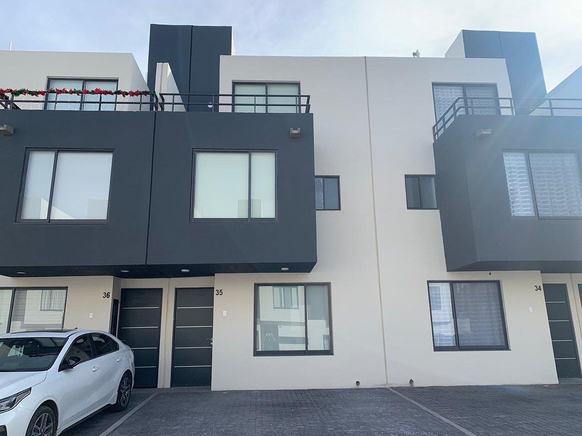 Venta Casa Completamente Remodelada Adara, Zona el Mirador