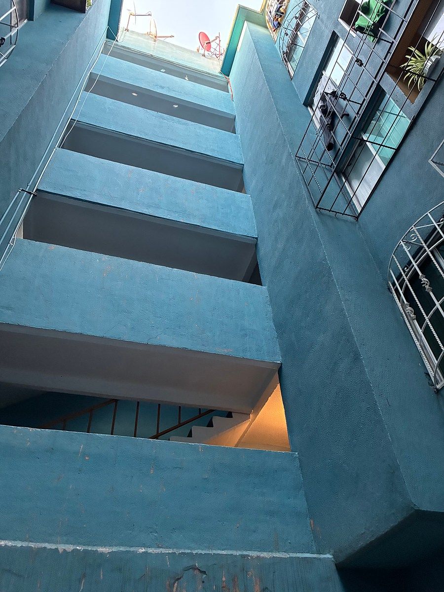 Cubo interior del edificio, photo 10 of 12