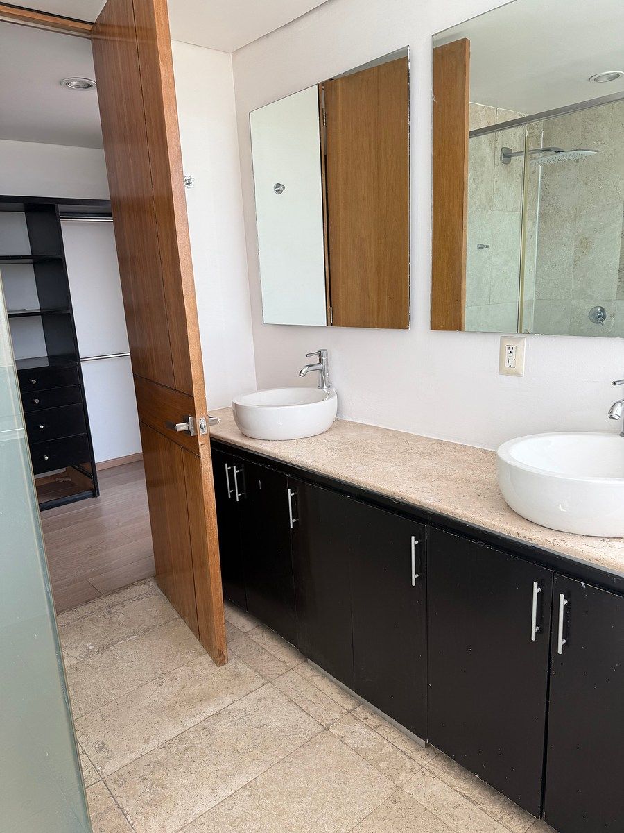 9 de 15: Baño principal