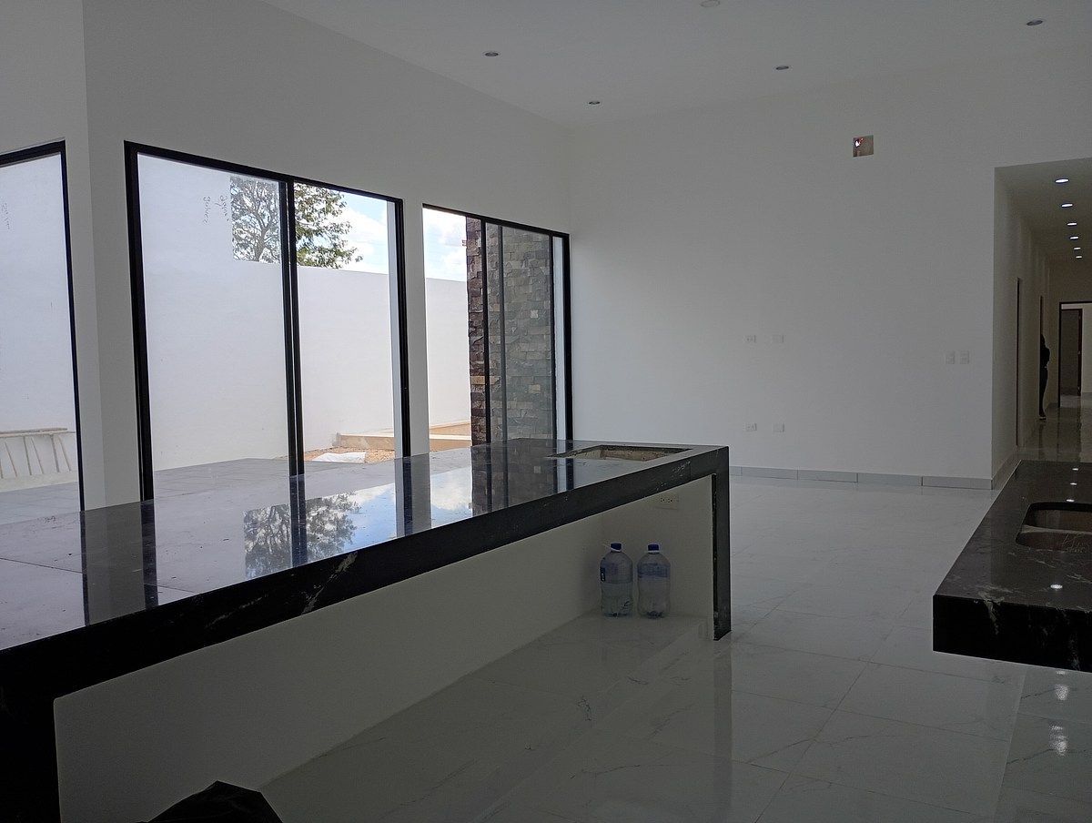 Venta de Casa de Una Planta con Doble Altura y Terreno de 738 m² en Mérida - foto 3