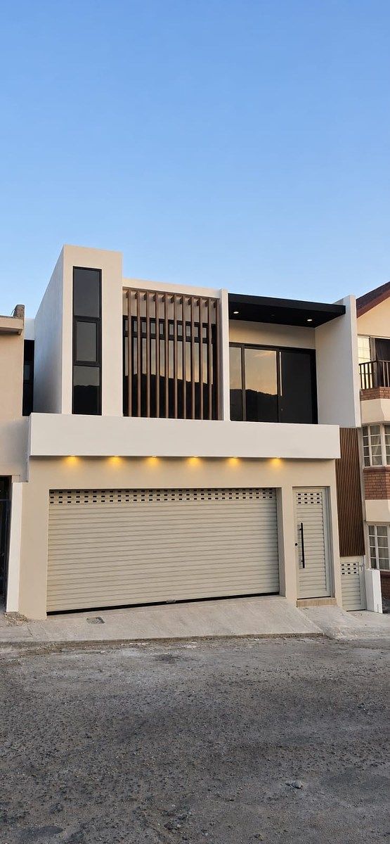 CASA À VENDA COM 4 QUARTOS EM MODERNA OESTE, ENSENADA, B.C., foto 1 de 27