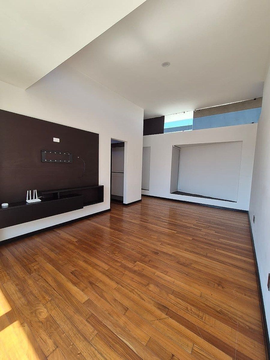 14 de 41: Family Room