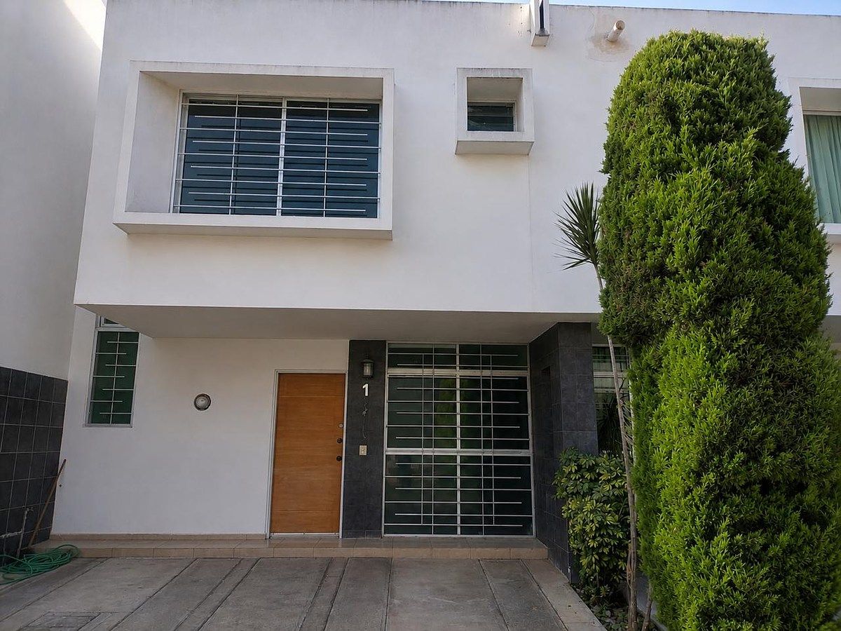 Casa en venta junto a Natura Bosque, calle privada, foto 1 de 24