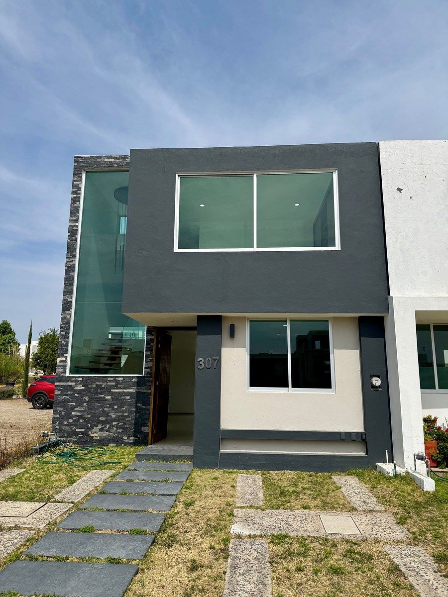 Casa Nueva en Venta en Casa Fuerte | 3 Recámaras + Casa Club con Alberca