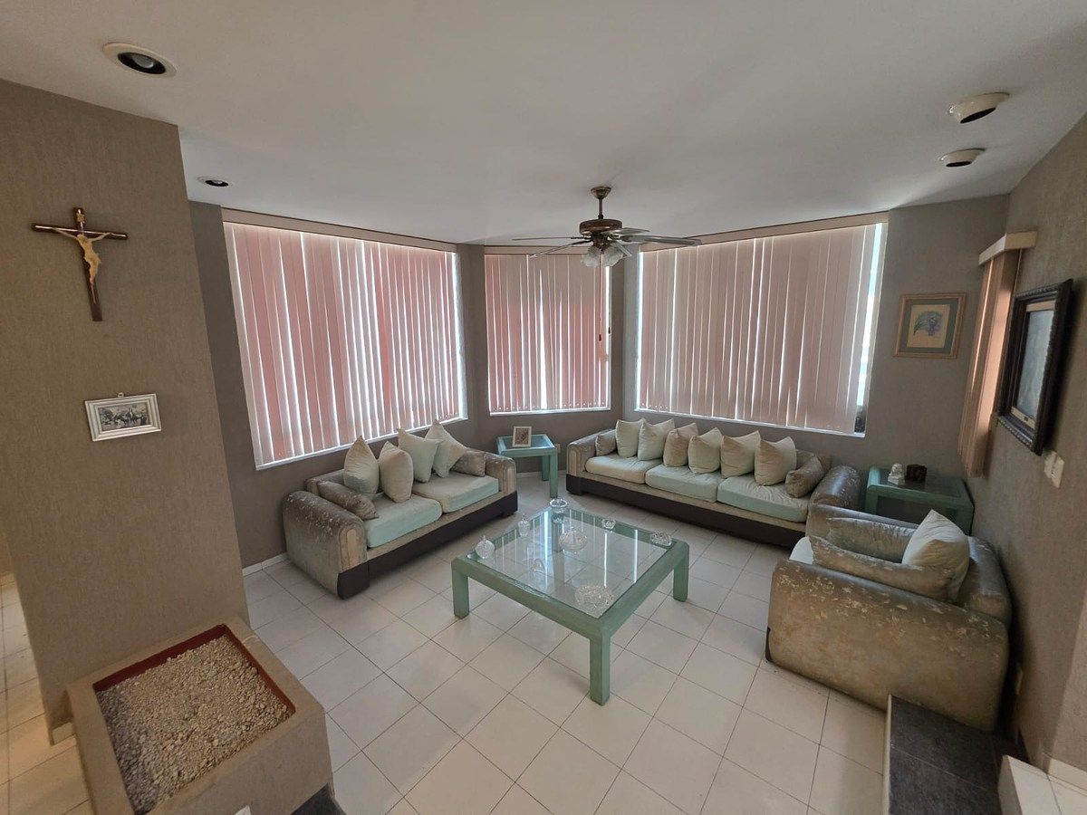 Sala., photo 2 of 17