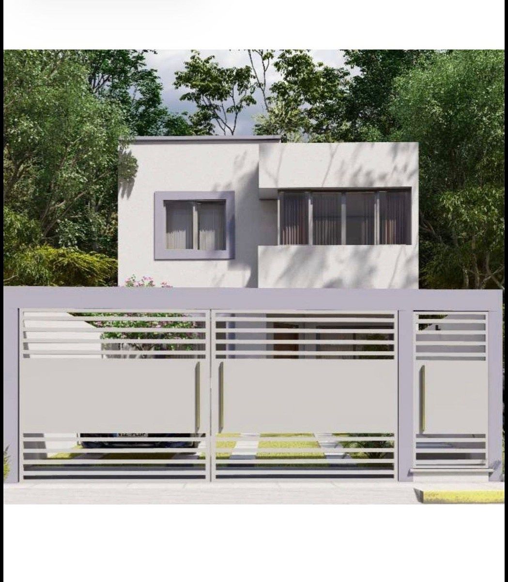 1 de 24: Fachada principal con portón