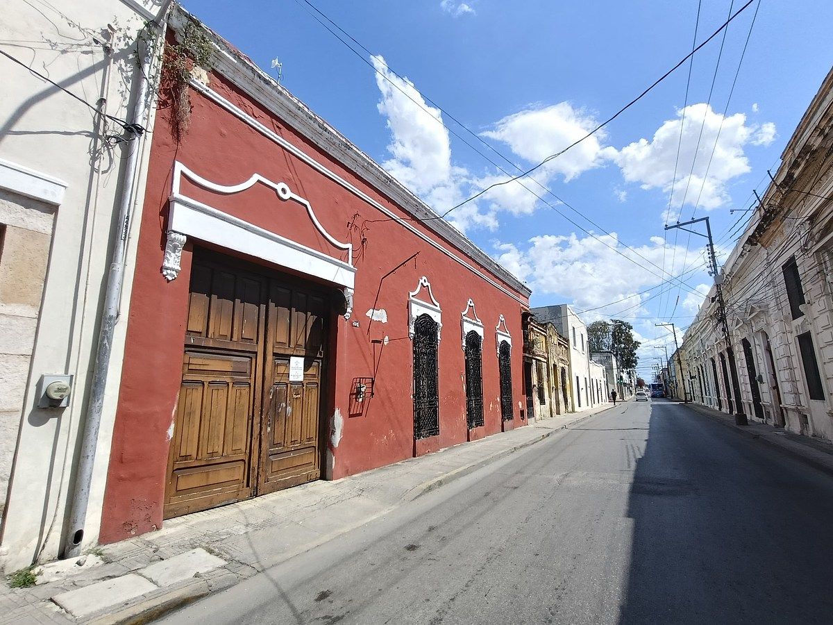 Casa en venta en el centro en el primer cuadro de Merida - foto 1