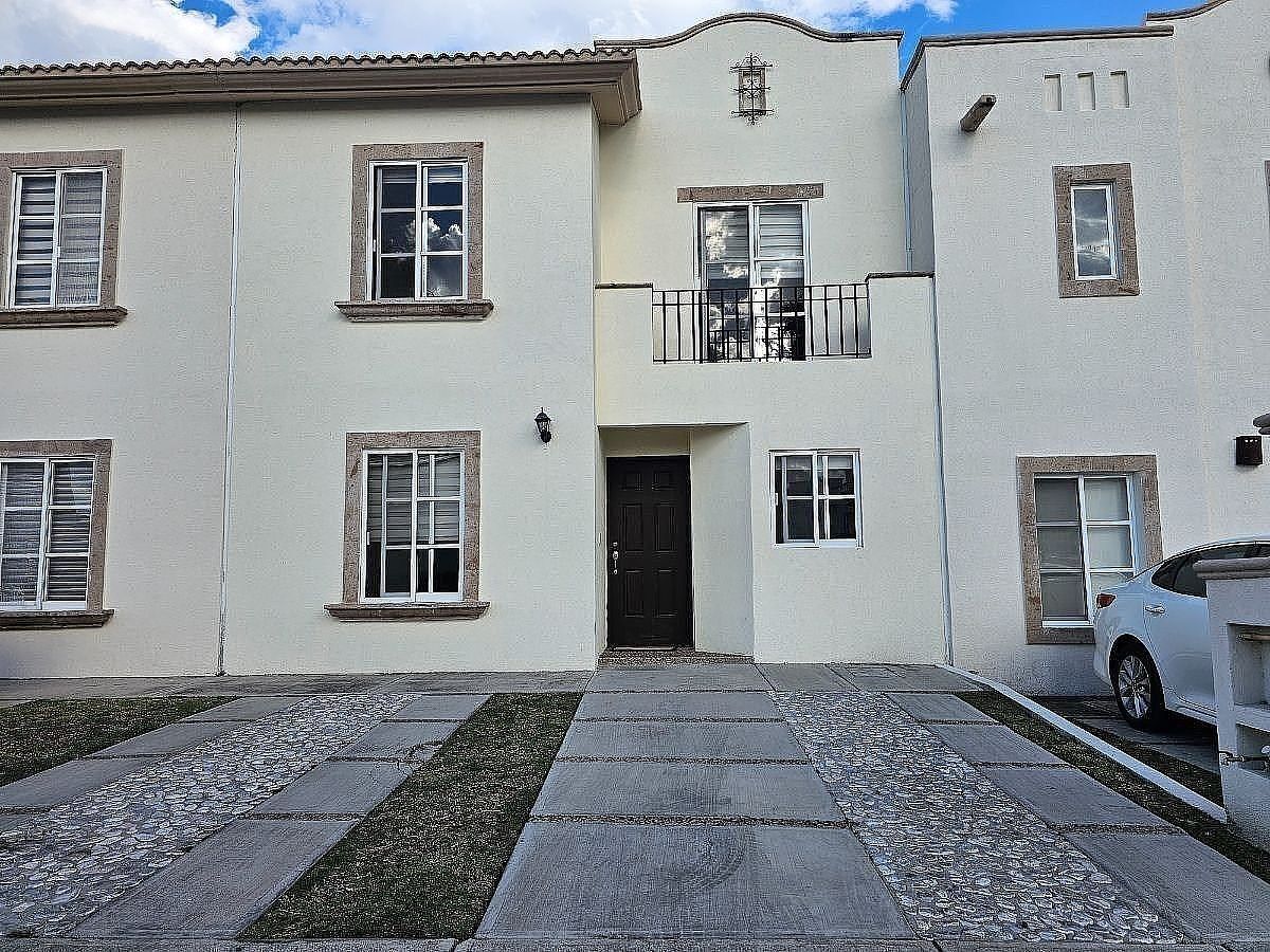 Casa en renta en santa fe juriquilla 3 Rec y estudio en Pb cerrado, foto 1 de 25