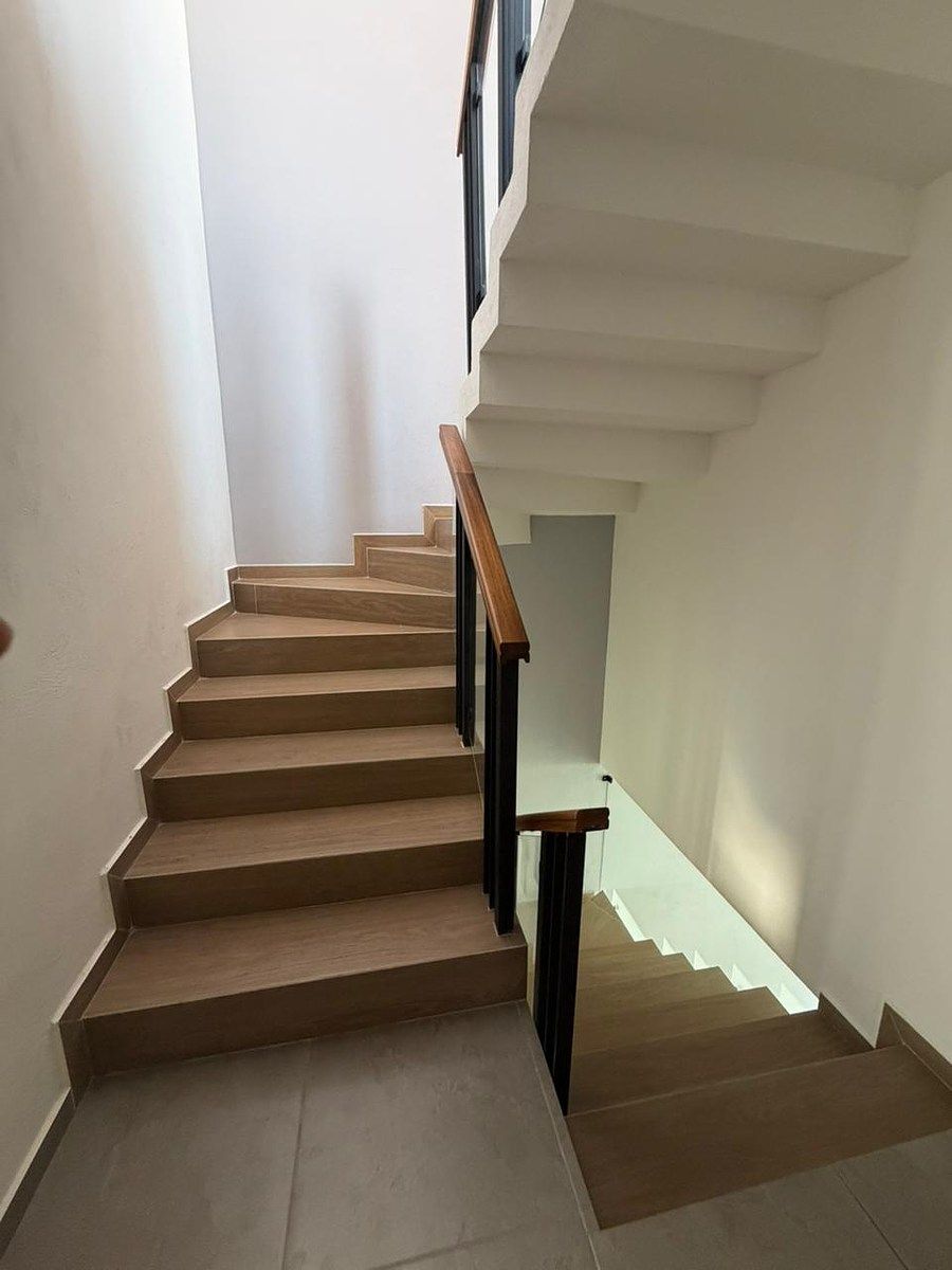 CASA EN VENTA EN LOS ROBLES - foto 4