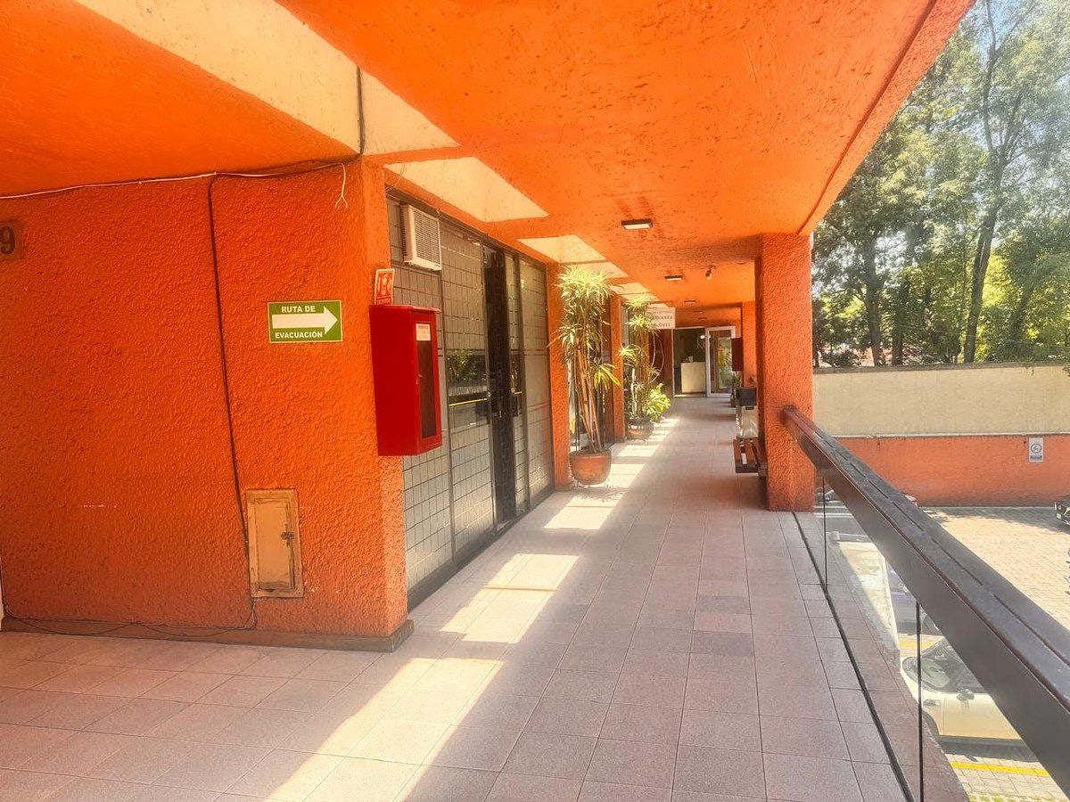 Otros comercios junto al local, foto 10 de 11
