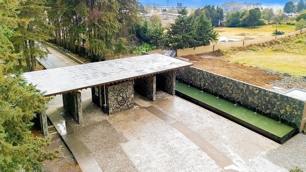 Increible Terreno sobre pista de pasto de salto en Santa Jacinta - foto 2