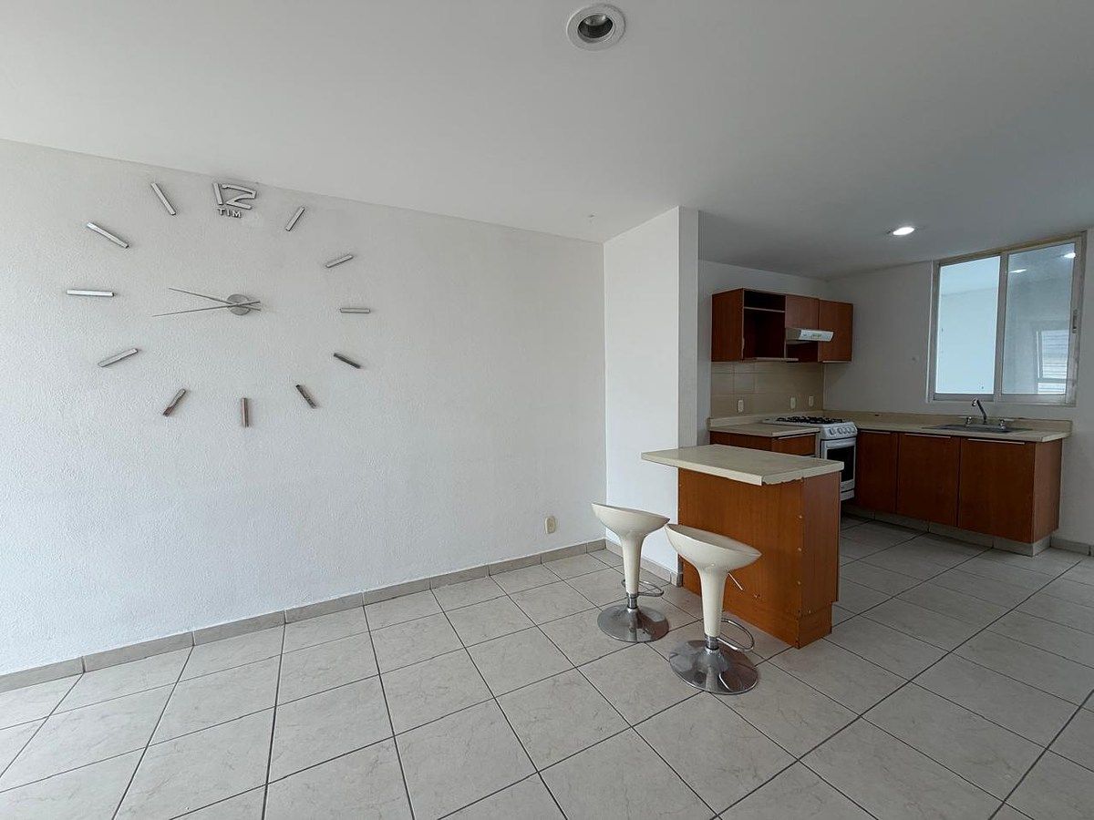 House in Parques del Palmar, Tlaquepaque, photo 3 of 43
