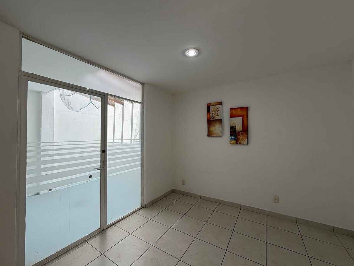 House in Parques del Palmar, Tlaquepaque, photo 4 of 43