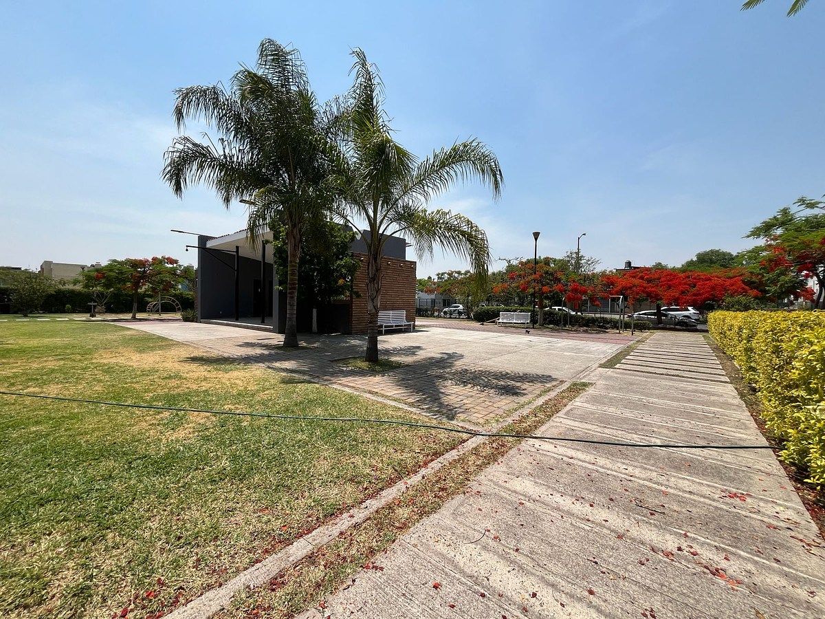 House in Parques del Palmar, Tlaquepaque, photo 40 of 43