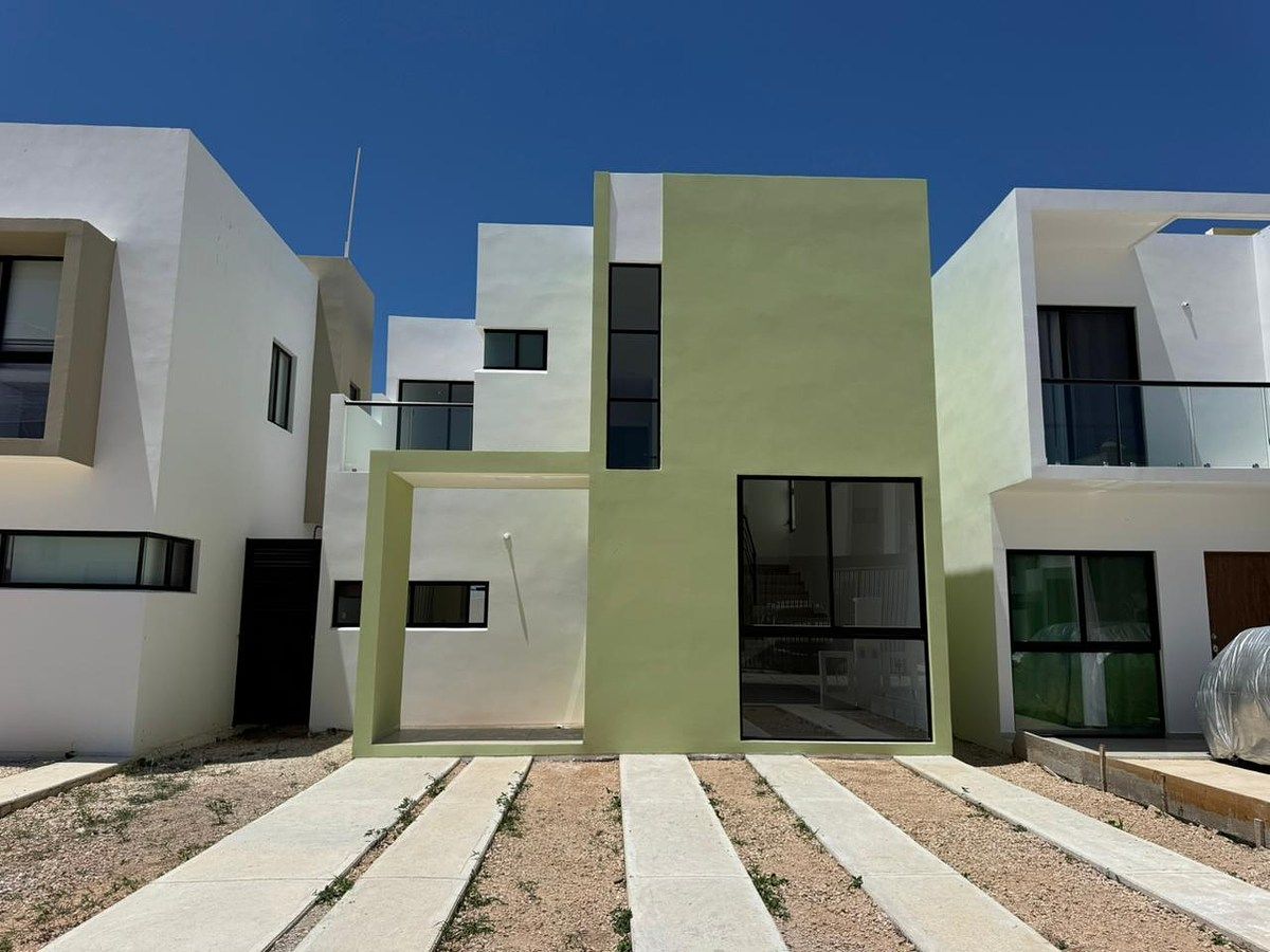 Venta de Casa Nueva con Doble Altura y Recámara en Planta Baja en, Mérida - foto 2