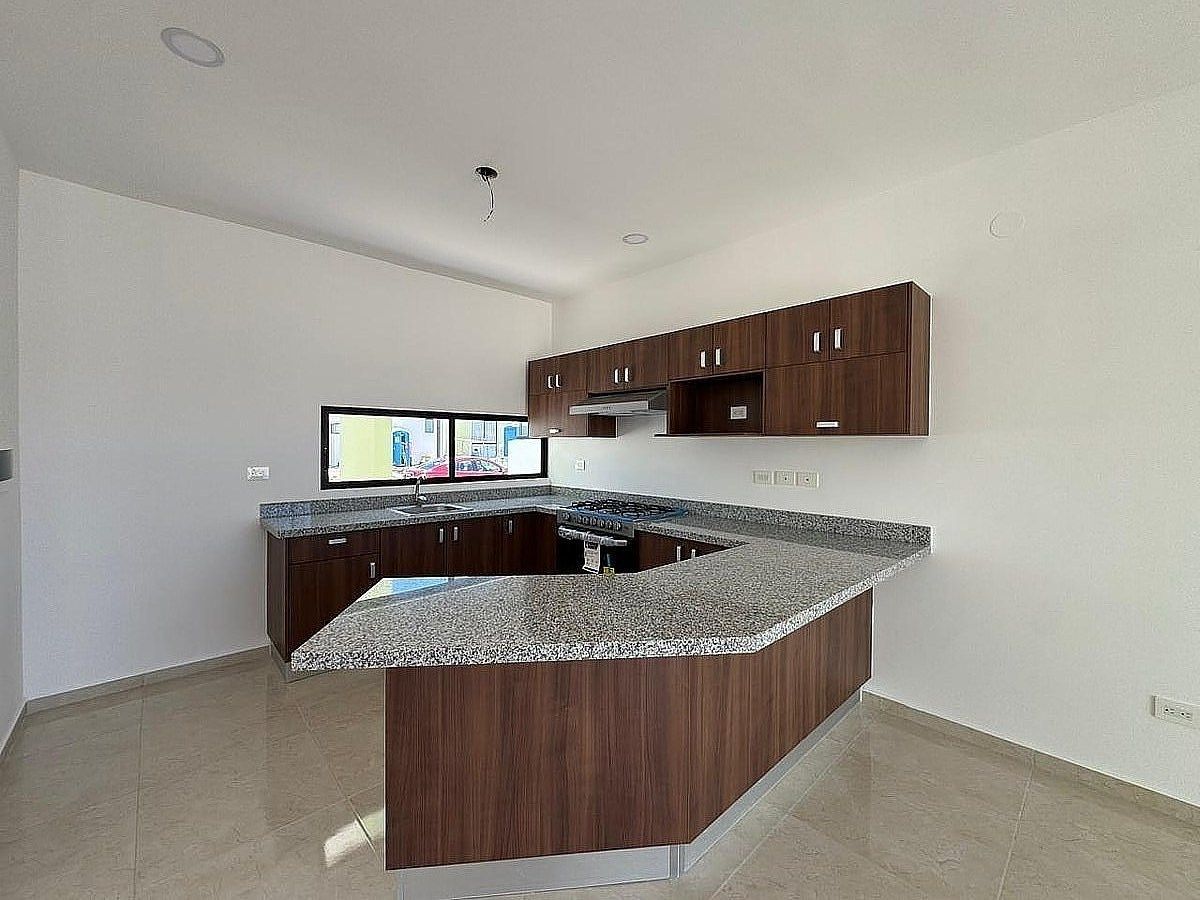 Venta de Casa Nueva con Doble Altura y Recámara en Planta Baja en, Mérida - foto 5