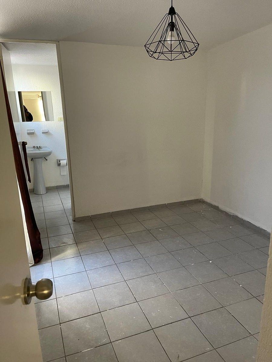 4 of 9: habitacion