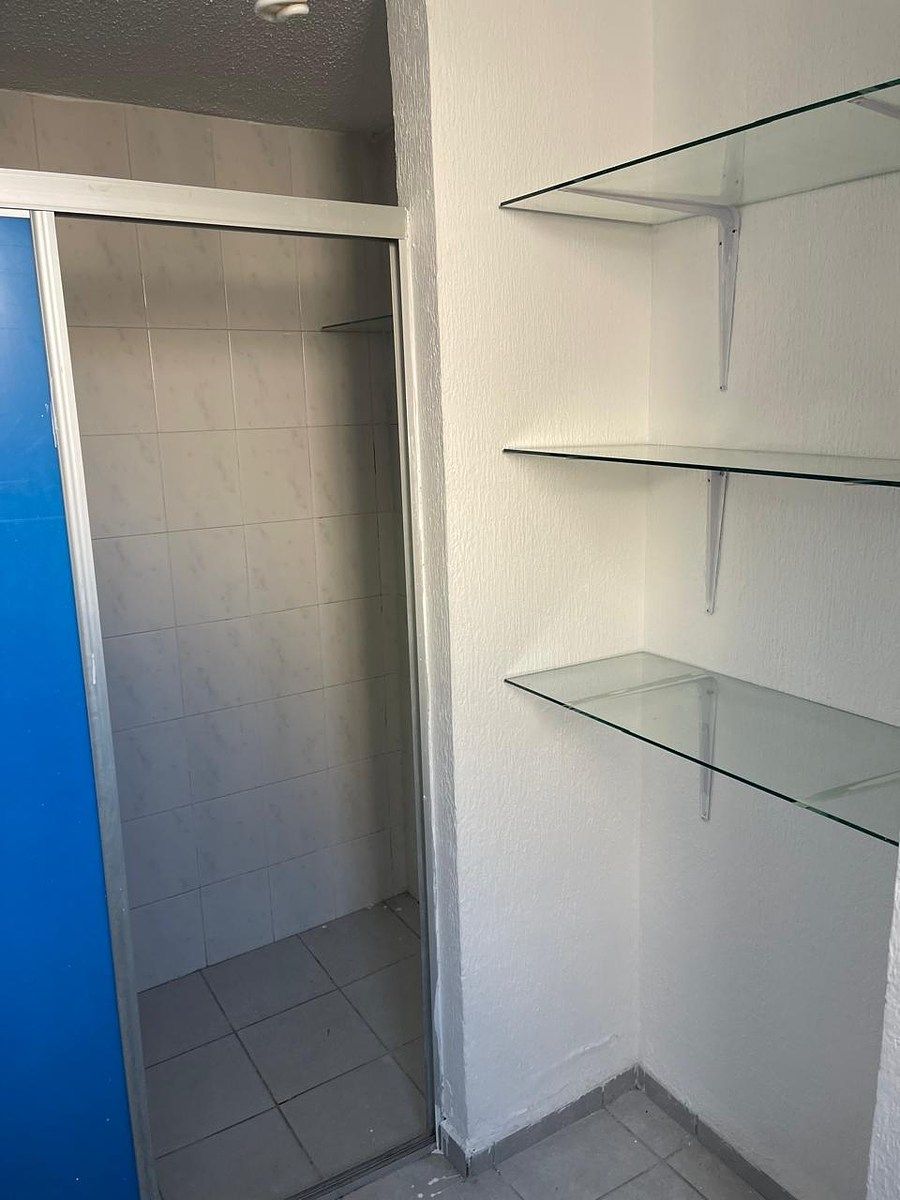 7 of 9: baño