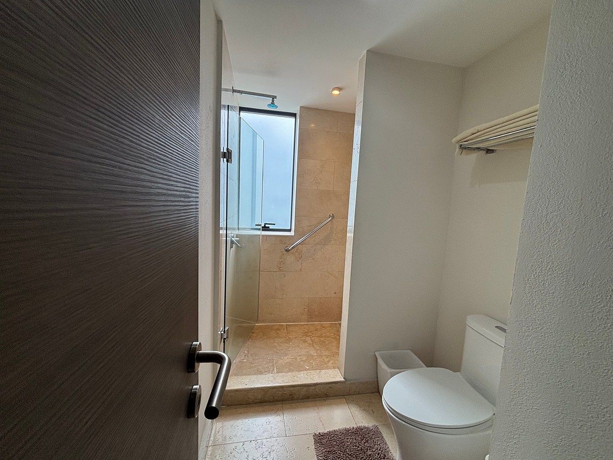 16 de 23: Baño principal